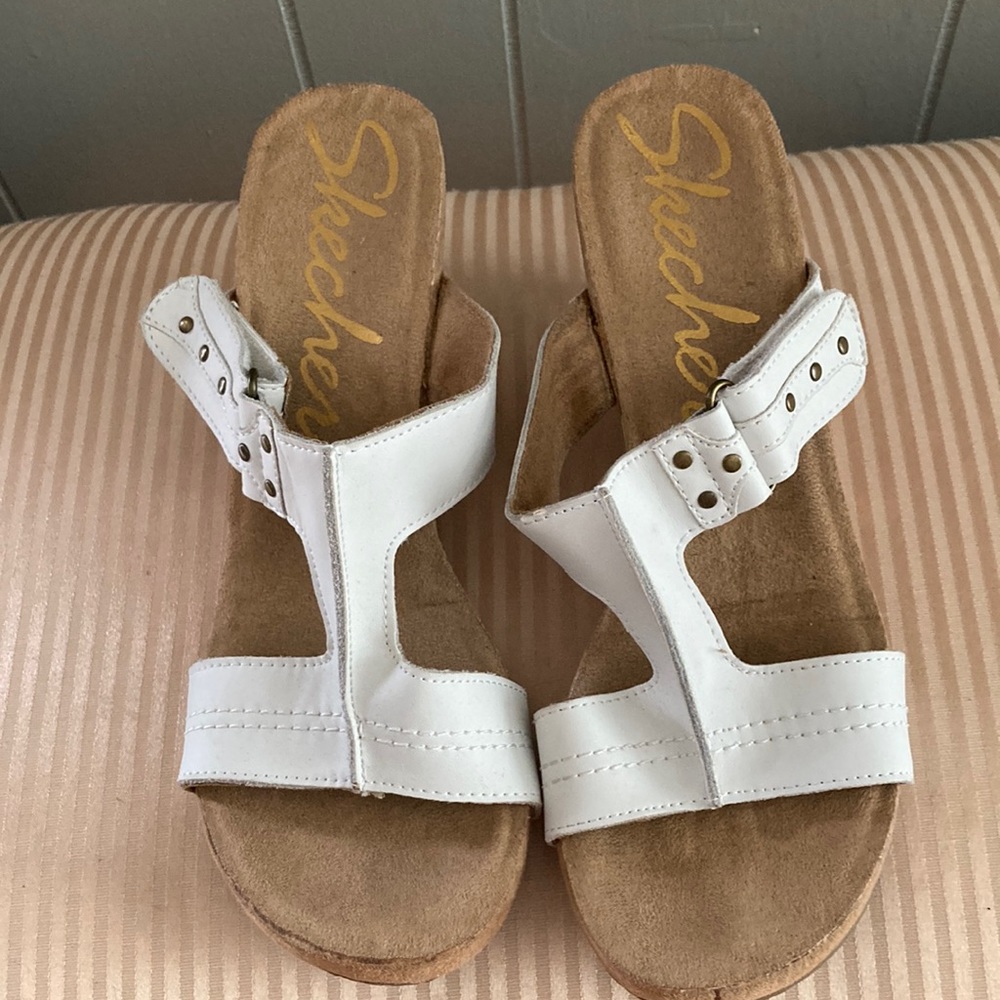 SKECHERS Cork bottom wedge. White, Size 11. Great condition.